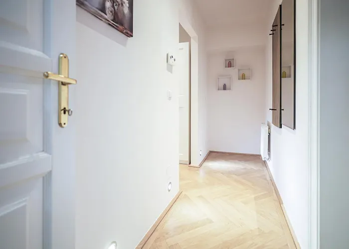 1 Bdr - Dreamy, Right Near Vienna's Old